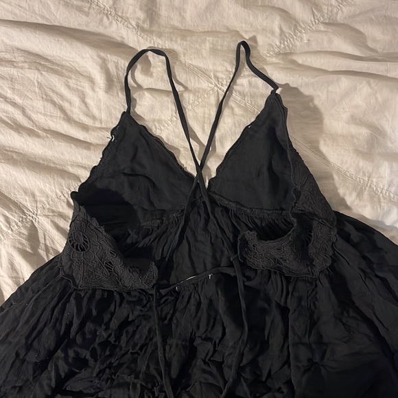 Flowy Backless Top - Picture 4 of 5